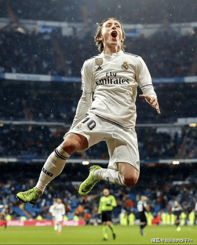 卫冕冠军巴黎大胜皇马