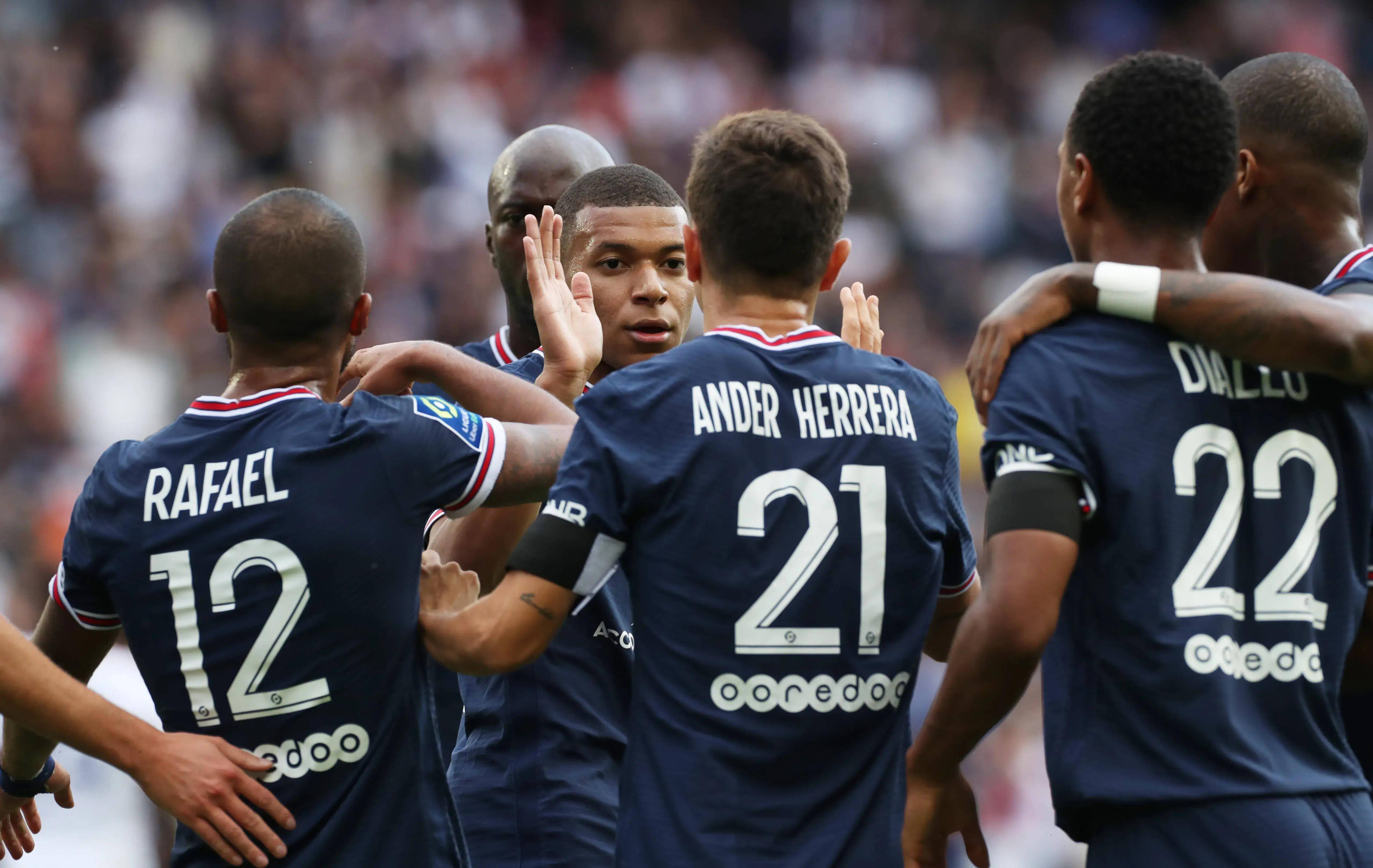 包含巴黎圣日耳曼客场轻松击败雷恩，喜获三分的词条