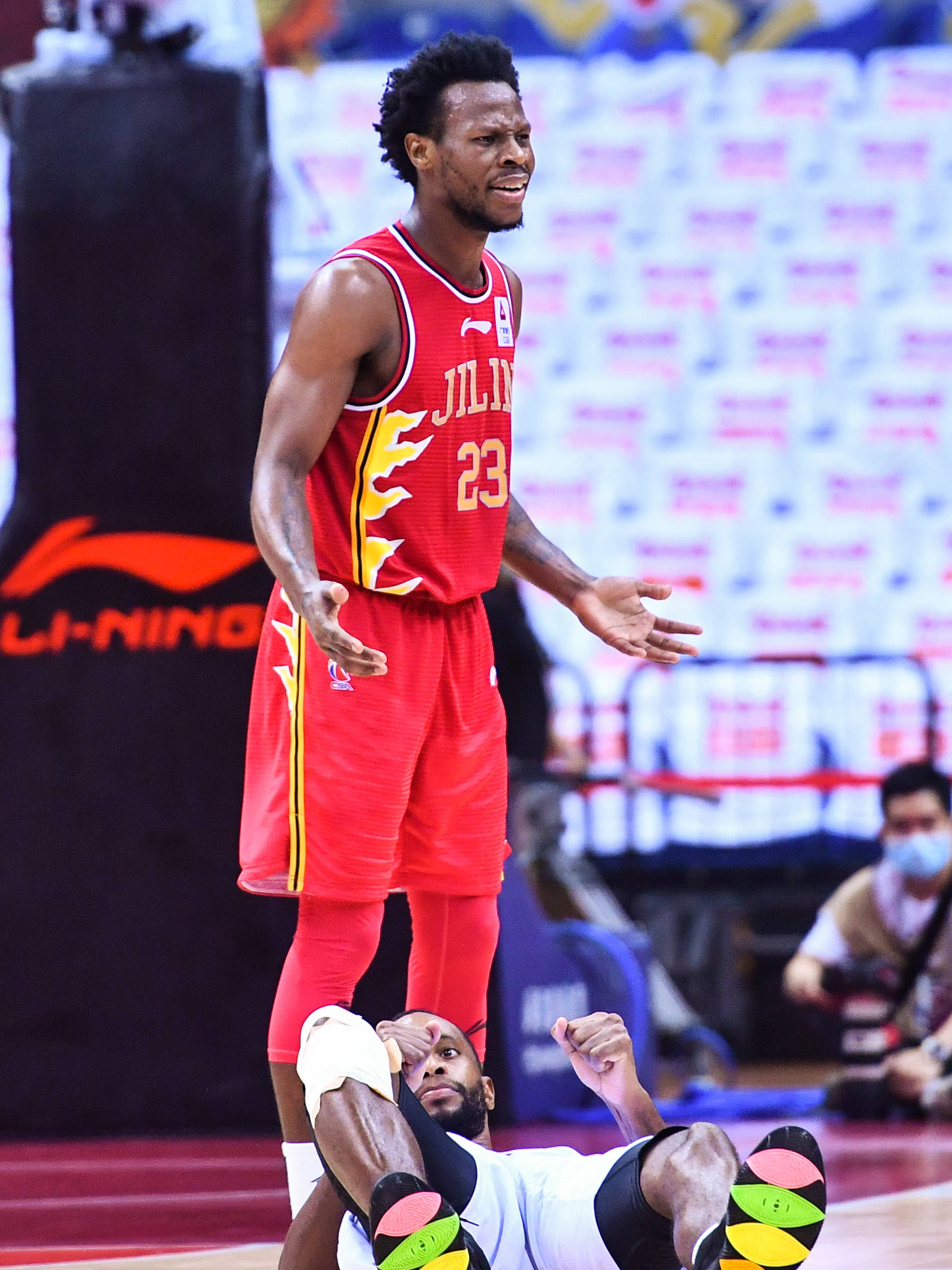 篮网主教练坚信球队能晋级季后赛 篮网主教练坚信球队能晋级季后赛